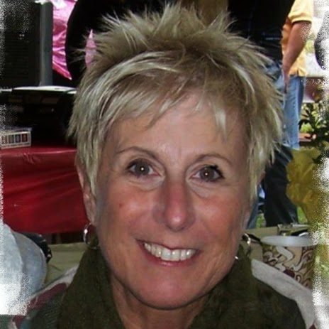 Teresa Applegate Photo 14