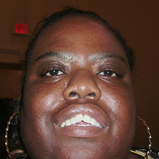 Michelle Lewis Photo 24