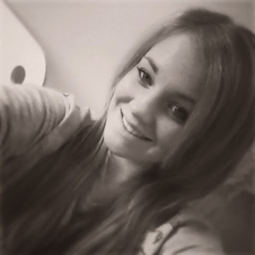 Amber Davidson Photo 7