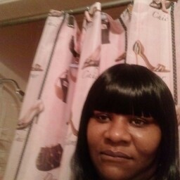 Roberta Banks Photo 15