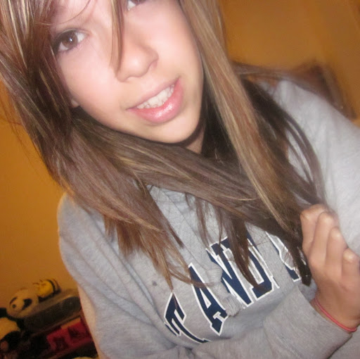 Alexandra Reid Photo 10