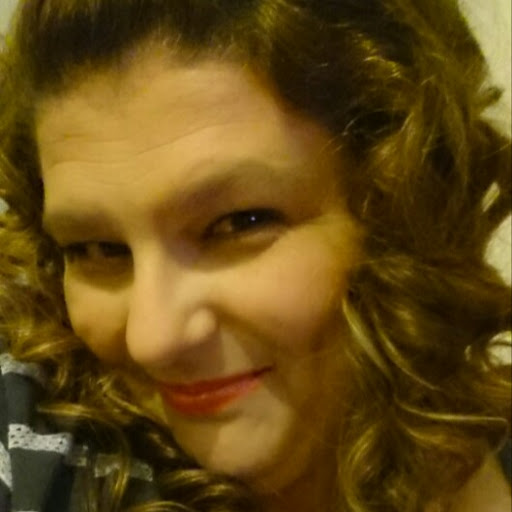 Elizabeth Hewitt Photo 24