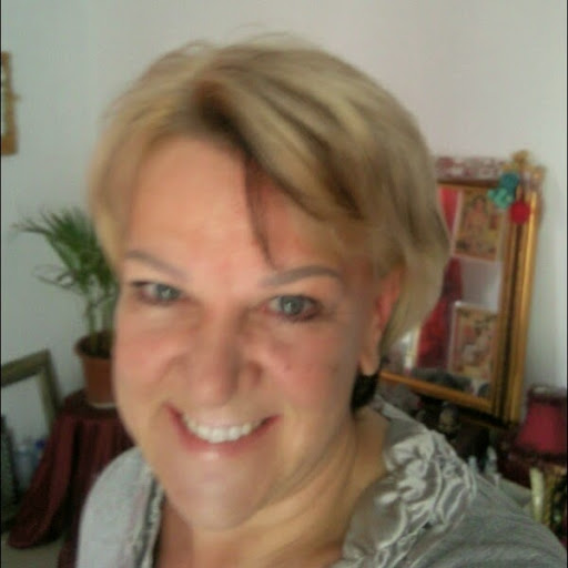Linda Robinson Photo 33
