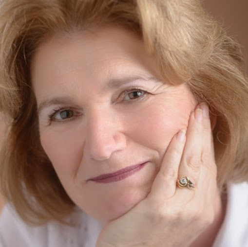 Bonnie Edwards Photo 33