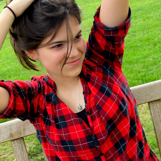 Rachel Davis Photo 34