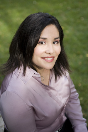 Elizabeth Salinas Photo 41