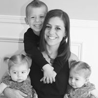 Julie Nolan Photo 15