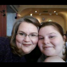 Chelsea Bates Photo 35