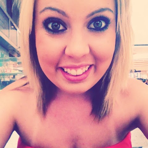 Ashley Bell Photo 4