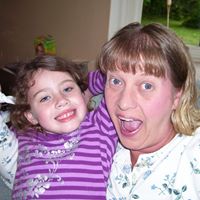 Carla Larson Photo 38
