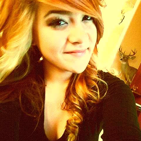 Rebecca Valenzuela Photo 15
