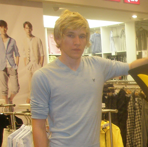 Connor Mitchell Photo 7