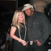 Suzanne Barr Photo 15