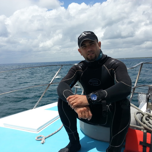 Alejandro Betancourt Photo 48