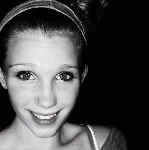 Rachael Armstrong Photo 18