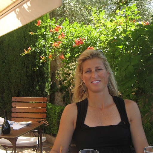 Renee Reilly Photo 19