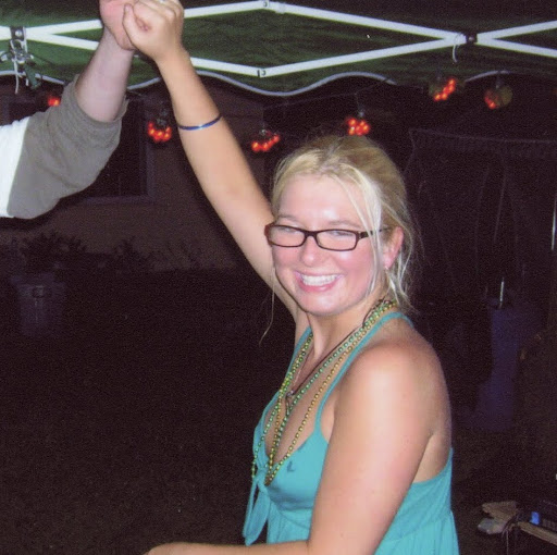Amanda Hendricks Photo 33