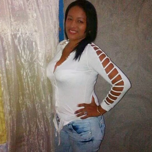 Ana Cardenas Photo 10