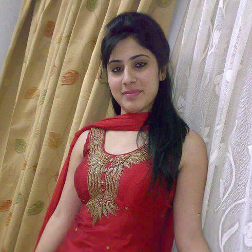 Saima Anis Photo 16