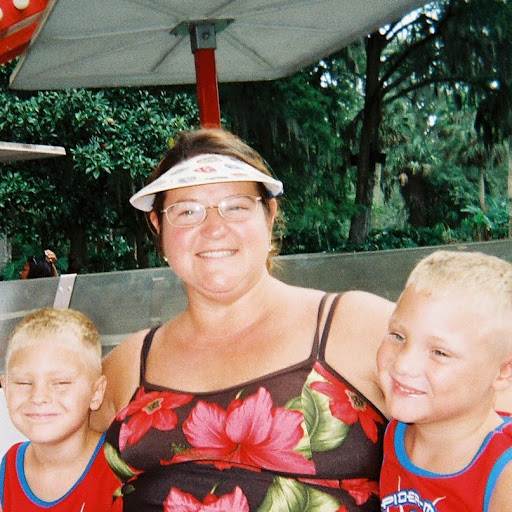 Connie Moody Photo 17