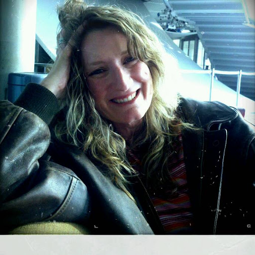 Jennifer Hanes Photo 32