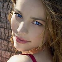 Alexandra Alexander Photo 16