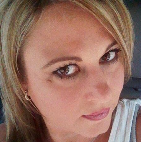 Julie Blanton Photo 9