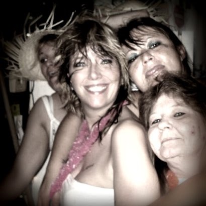 Kellie Thompson Photo 31