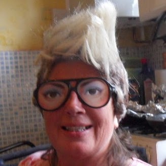 Mary Sutherland Photo 33