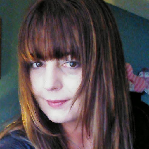 April Edwards Photo 39