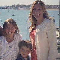Meghan Farrell Photo 36
