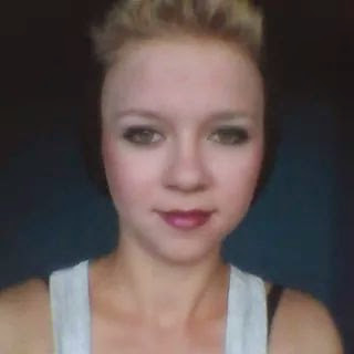Rosie Perkins Photo 6
