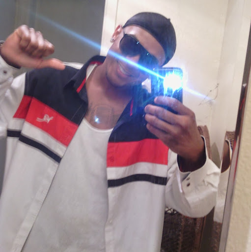 Christopher Nealy Photo 4