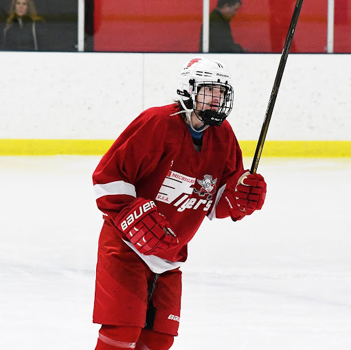 Dylan Peterson Photo 31