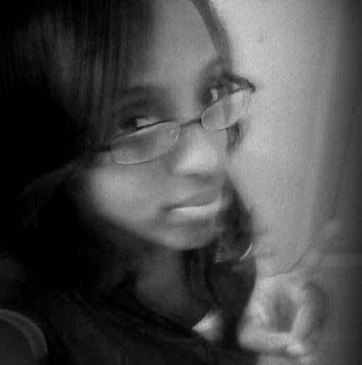 Julia Price Photo 14