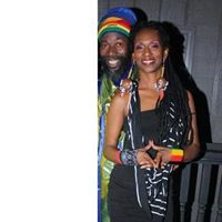 Joy Watts Photo 34