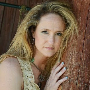 Julia Boyd Photo 27