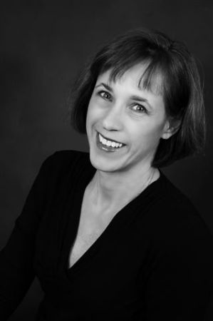 Laura Reed Photo 15