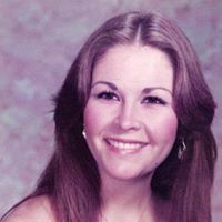 Lori Lange Photo 17