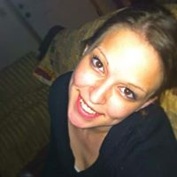 Eliza Lowe Photo 16