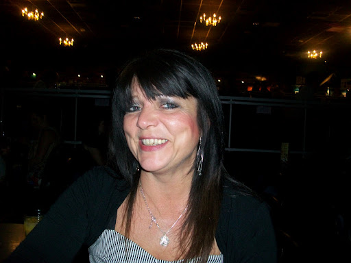 Elaine Cox Photo 8
