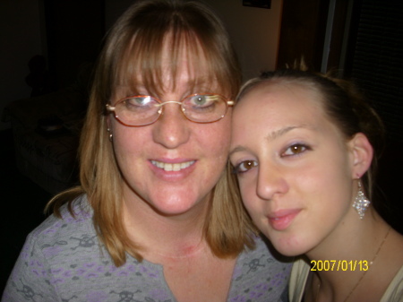 Lisa Stickler Photo 17