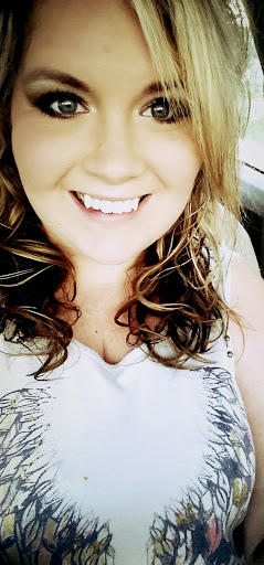 Emily Gillespie Photo 7
