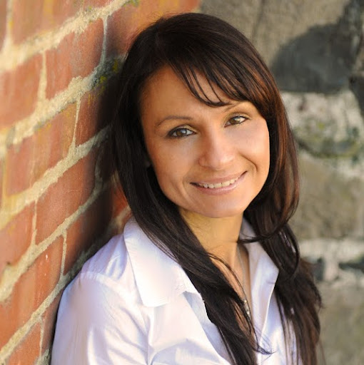 Pamela Colon Photo 20