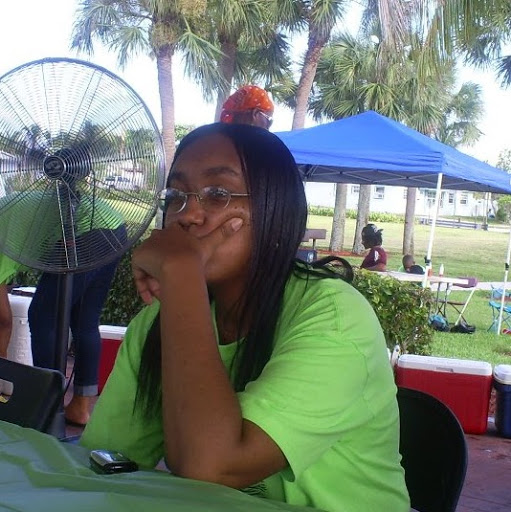 Ebony Hunter Photo 8