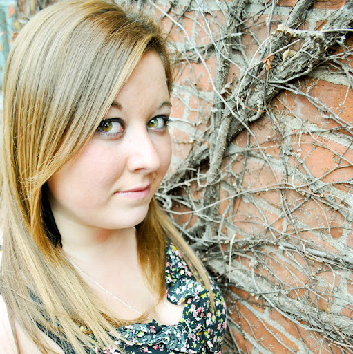 Lisa Knox Photo 16