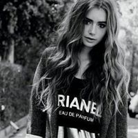 Lily Collins Photo 23