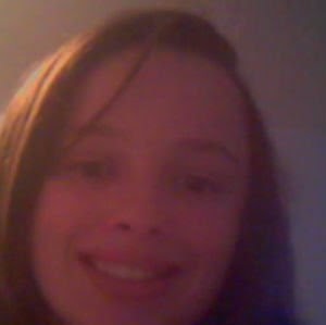 Emily Connolly Photo 10