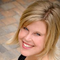 Holly Harris Photo 34