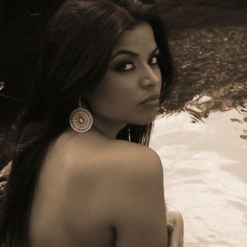 Tiffany Allen Photo 36